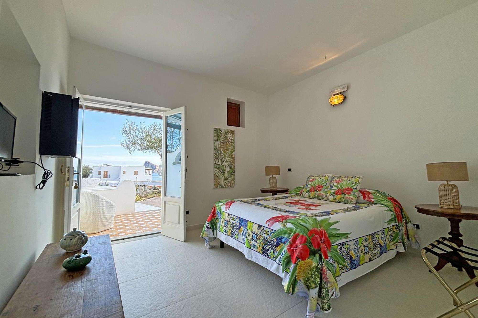Hotel Dependance La Caletta Panarea Exterior foto